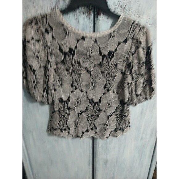 Solitaire Puff Sleeve Anthropologie Embroidered Top Medium - Picture 7 of 10